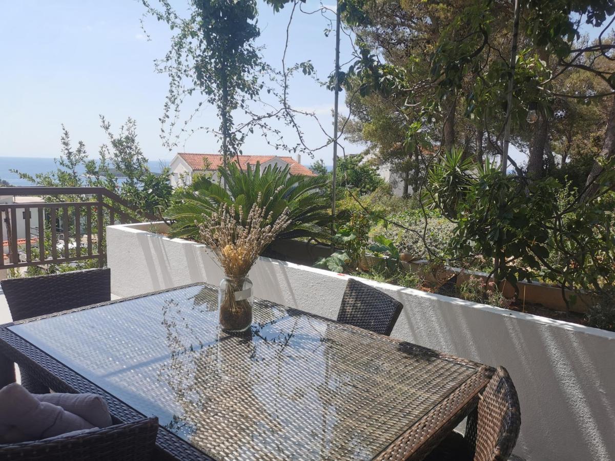 Pine Apartment Hvar Town Exteriör bild